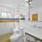 Trendy 3 Bedroom Home with Parking Steps to Beach - 纽波特海滩