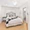 7 Bedroom Duplex Home with Rooftop & Peek-A-Boo Ocean View - شاطئ نيوبورت