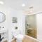 Renovated 3 Bedroom Home on 41st-1 min walk to Beach - شاطئ نيوبورت Renovated 3 Bedroom Home on 41st-1 min walk to Beach - شاطئ نيوبورت