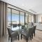 True Luxury Living in Fashion Island with Elevator and Ocean Views - شاطئ نيوبورت