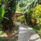 Martinique, la Ptite Maison dans la colline
