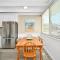 2 Bedroom Upstairs Apt 1 block from the beach! - Newport Beach