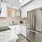 2 Bedroom Upstairs Apt 1 block from the beach! - Newport Beach