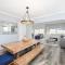Charming 2 Story and 4 Bedroom Home on the Boardwalk - شاطئ نيوبورت