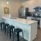 Main Floor 2 Bedroom Condo in Bettendorf - بيتيندورف