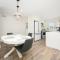 Perfect Renovated and Modern Duplex on Balboa Island - شاطئ نيوبورت