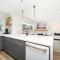 Perfect Renovated and Modern Duplex on Balboa Island - شاطئ نيوبورت