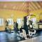 Dells Exotic Haven, 2 bedrooms, 2 baths, pool, gym
