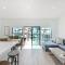 5 Bedroom duplex with Patio & Balcony walk to Pier