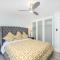 5 Bedroom duplex with Patio & Balcony walk to Pier