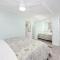 5 Bedroom duplex with Patio & Balcony walk to Pier - Newport Beach