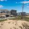 6 Bedroom Remodeled Home on the Oceanfront - شاطئ نيوبورت