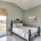 Walk to Beach Stunning Gulfport Getaway