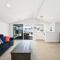 Upscale Home with Rooftop Deck, Jacuzzi, & Firepit - 纽波特海滩
