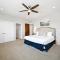 Upscale Home with Rooftop Deck, Jacuzzi, & Firepit - 纽波特海滩