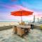 Single Family Home on the Ocean with BEAUTIFUL VIEWS - Newport Beach