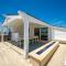 Upscale Home with Rooftop Deck, Jacuzzi, & Firepit - Newport Beach