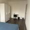 Prague, Luxurious private room in Flat between Airport and City Center - Praha