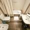 Waterfront Tropical Themed 2 BR - 阿布扎比