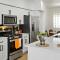 TWO Glendale CozySuites with Pool & Jacuzzi 02&09 - غليندال
