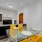 Stylish 2BR Apartment steps to the Promenade