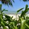 Beachfront White Pearl Suite ZanzibarHouses - Gulioni