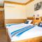 RoomQuest Golden Triangle Premium Collection