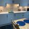 Wood Green Budget Rooms - Next to Mall & Metro Station - 10 Min to City Center