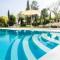 Lovely Fasanella 54 pool & lake