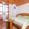 Holiday home Sweet Shelter with jacuzzi