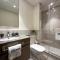 HiGuests - Tranquil Luxury 1BR Apt in the Heart of the City - Dubaj
