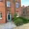 Luxury 2BR apartment & parking central Winchester