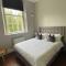 Luxury 2BR apartment & parking central Winchester