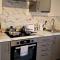 SuperValue Suite 10 - Fast WiFi, Hotel Linen, Keyless Entry, City only 10 Mins - BY PROPERTY PROMISE