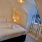 SuperValue Suite 10 - Fast WiFi, Hotel Linen, Keyless Entry, City only 10 Mins - BY PROPERTY PROMISE