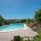 Cottage Soraya with independent swimming pool near the beach