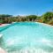 Cottage Soraya with independent swimming pool near the beach