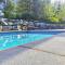 Privte swiming pool and basketball court villa - Surrey