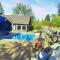 Privte swiming pool and basketball court villa - Surrey