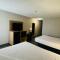 Days Inn by Wyndham Shawnee