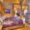 Luxury Cabin Sleeps 8 with creekside fire pit near Helen GA
