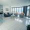 Cairns Ocean View Apartment in Aquarius