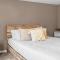 Ground Level Condo with Garden Patio - 基西米