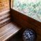 The Rosewood Cottage - Sauna, Soak, and Luxury