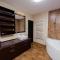 Spacious apartment close to Valea Trandafirelor park