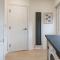 Spacious Modern 2BR - Parking - Workspace Area, Ideal for Contractors & Long Stays - NordStay