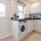Modern 2-Bedroom House Near Leeds Centre, Ideal for Contractors & Long Stays - NordStay