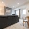 Modern 2-Bedroom House Near Leeds Centre, Ideal for Contractors & Long Stays - NordStay