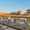 Waters Edge - PRIVATE DOCK! Only two blocks from the bay or the gulf! Plenty of parking for cars or boats home - Дофин-Айленд