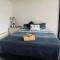 Docklands Cosy 1-bedroom apartment with WiFi, Gym, Pool & Garden Terrace. - Melbourne